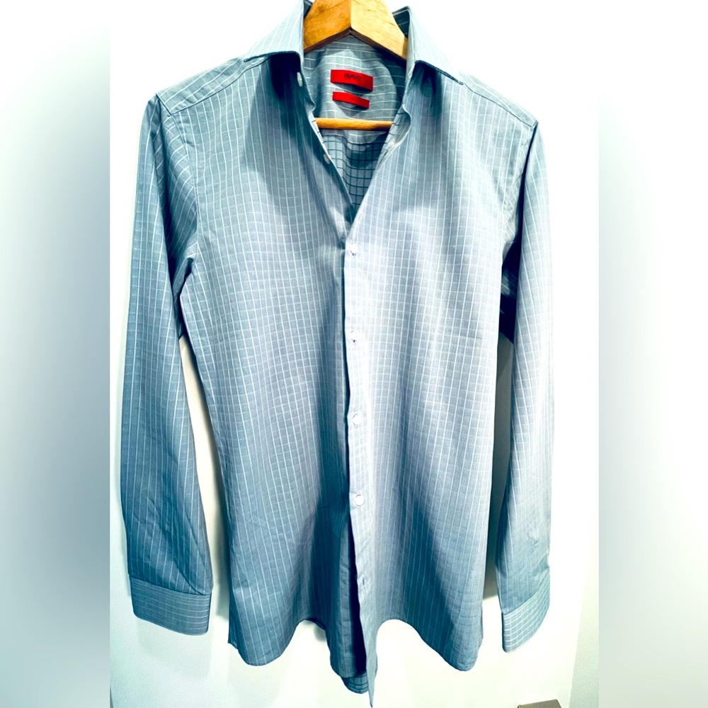 Hugo Boss Casual, Dress shirt Size 15 32/33. Blue/gray/white